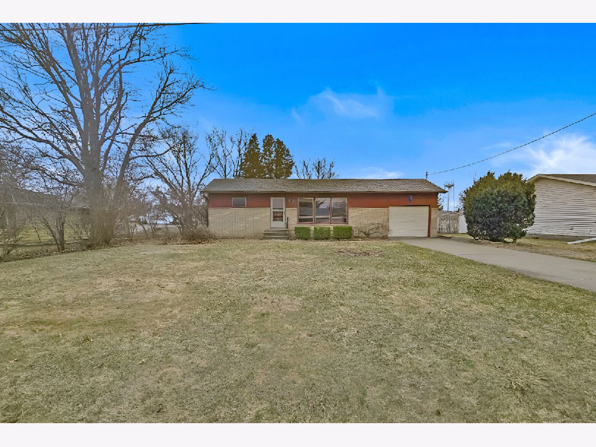  For Sale Sherrard Illinois, 302 Garrett Street