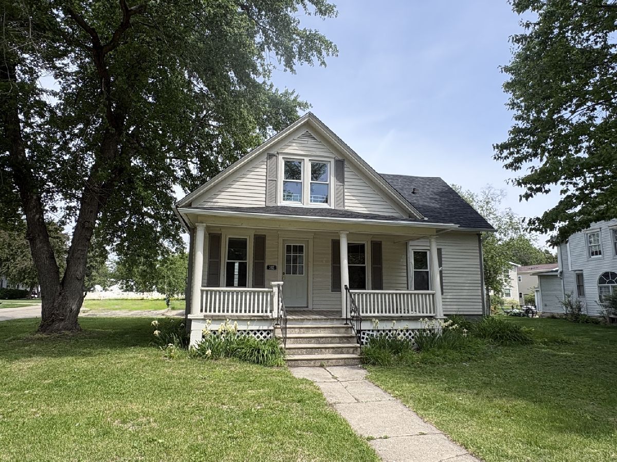  For Sale Earlville Illinois, 302 Oak Street