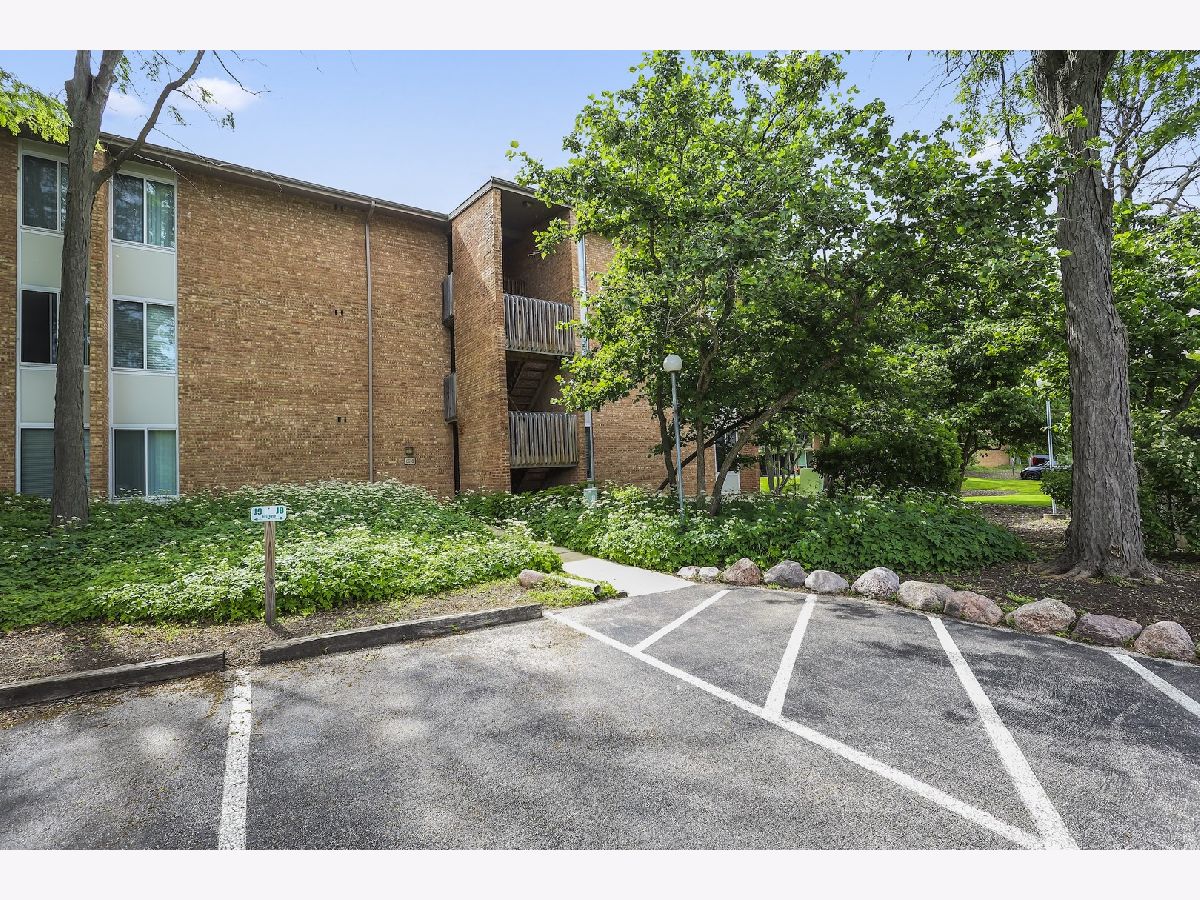 Condos & Townhomes For Rent Four Lakes Lisle Illinois, 6018 Lake