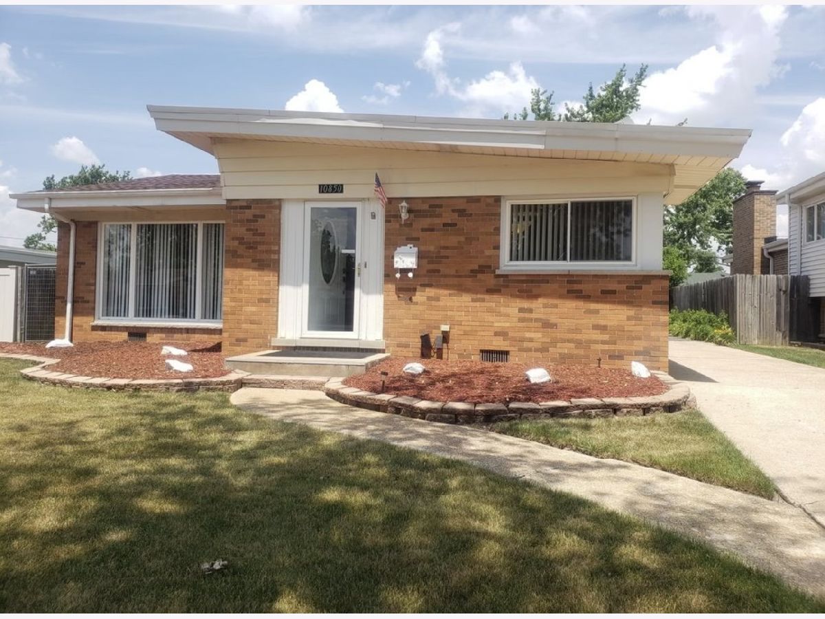  For Sale Westchester Illinois, 10850 Claridge Avenue