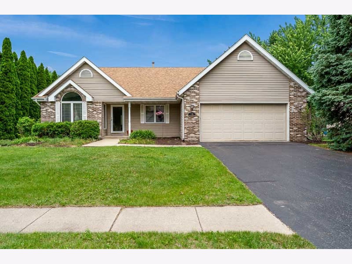  For Sale Rockford Illinois, 7152 Meadow