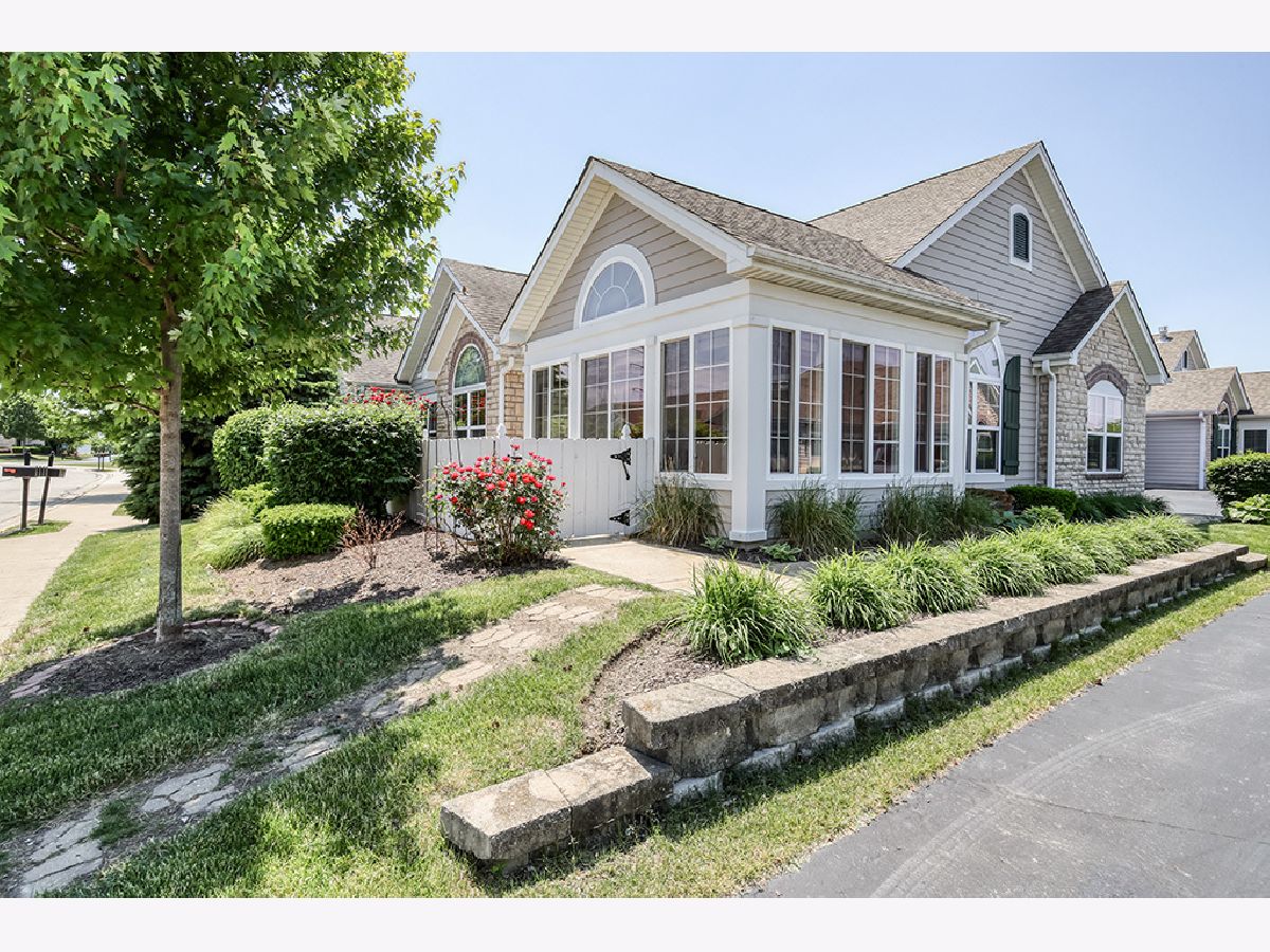 Townhomes & Condos & Homes For Sale Villas At Fox Run Plainfield Illinois, 16635 Fox Run Circle