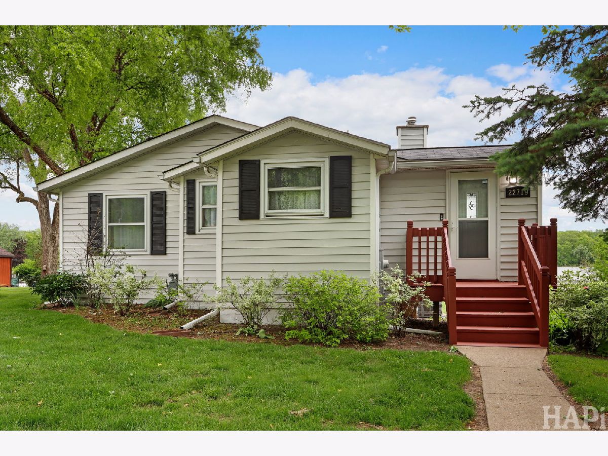 Homes For Sale Silver Lake Antioch Illinois, 22719 Silver Lake Avenue