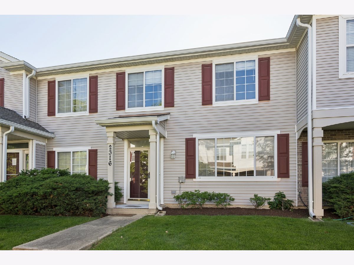Townhomes & Condos For Rent Reflections Aurora Illinois, 2316 Reflections