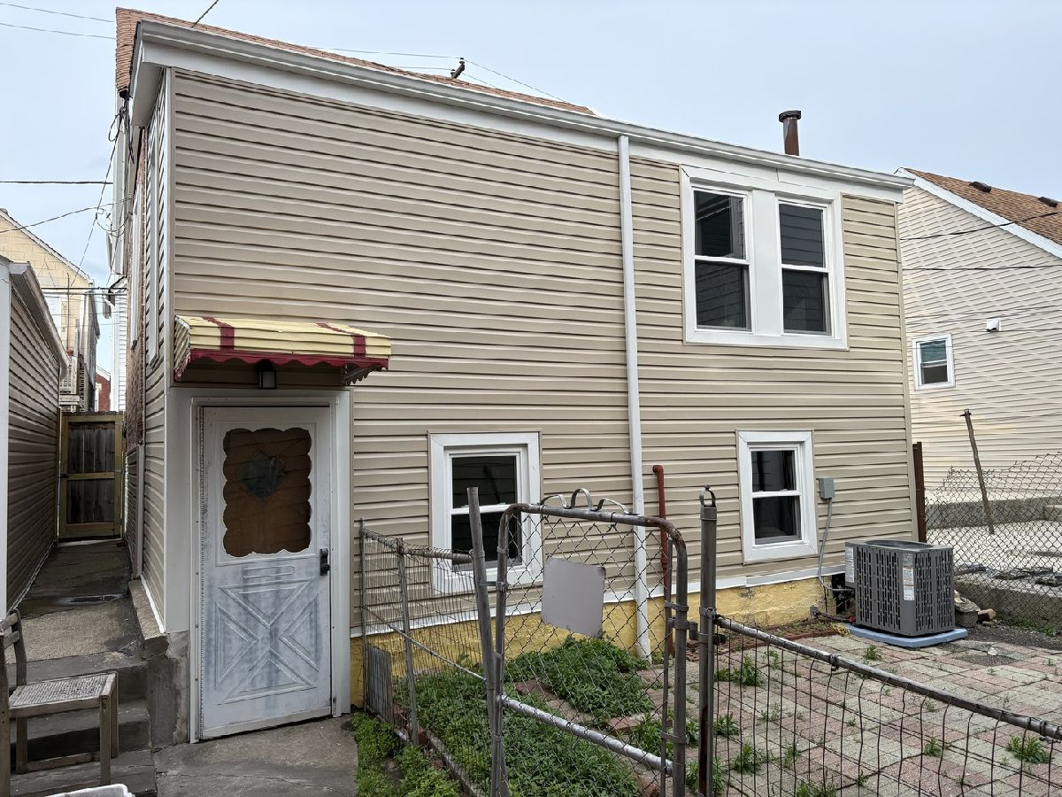  Rented Chicago Illinois, 3047 Broad