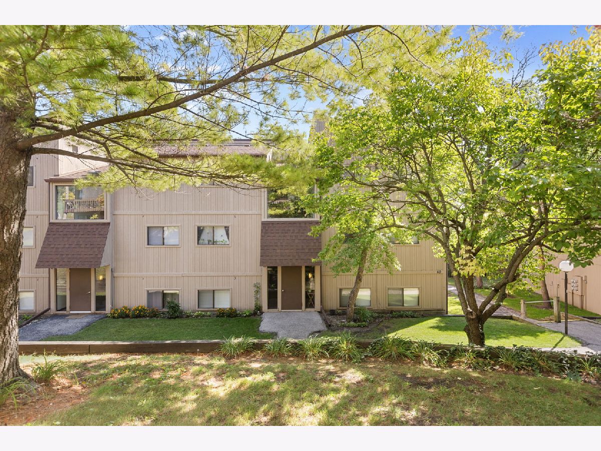 Condos & Townhomes For Sale Vacation Village Fox Lake Illinois, 49 Oak Hill Colony