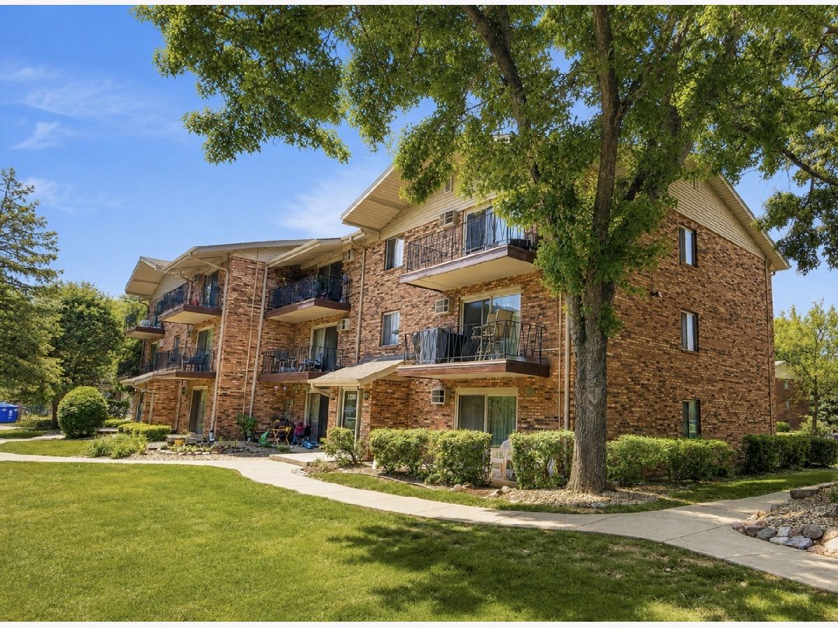  For Rent Crestwood Illinois, 5324 Waterbury