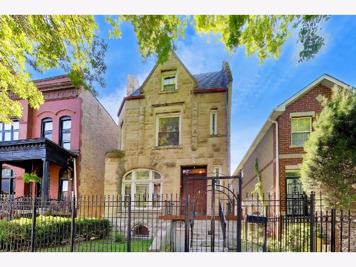 Condos & Townhomes & Homes For Sale Bronzeville Chicago Illinois, 3640 Prairie Avenue