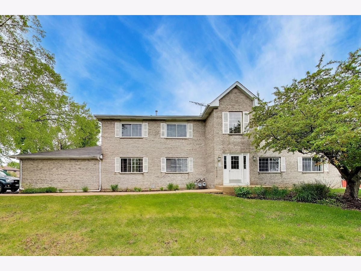  For Sale South Elgin Illinois, 365 Stonington Place
