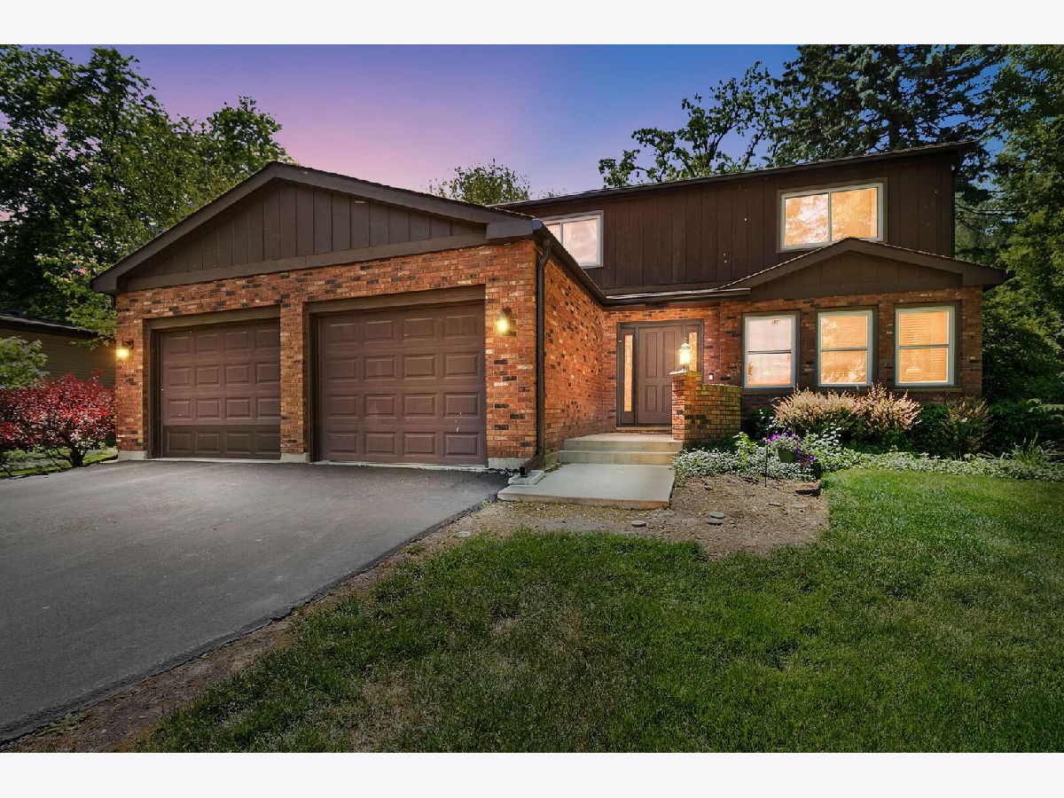 Homes For Sale Loch Lomond Mundelein Illinois, 908 Firth Road