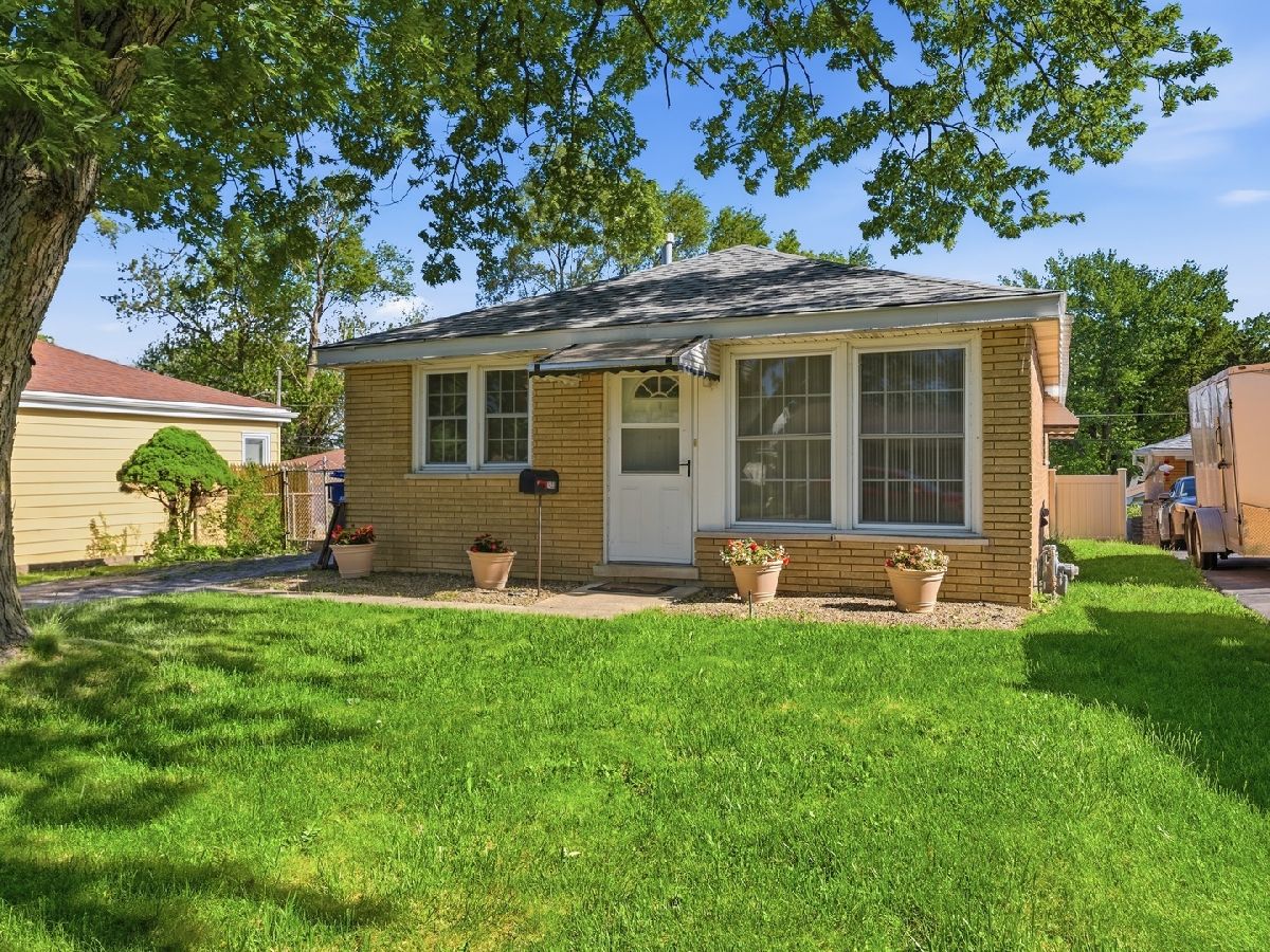  For Sale Worth Illinois, 7433 114th Street