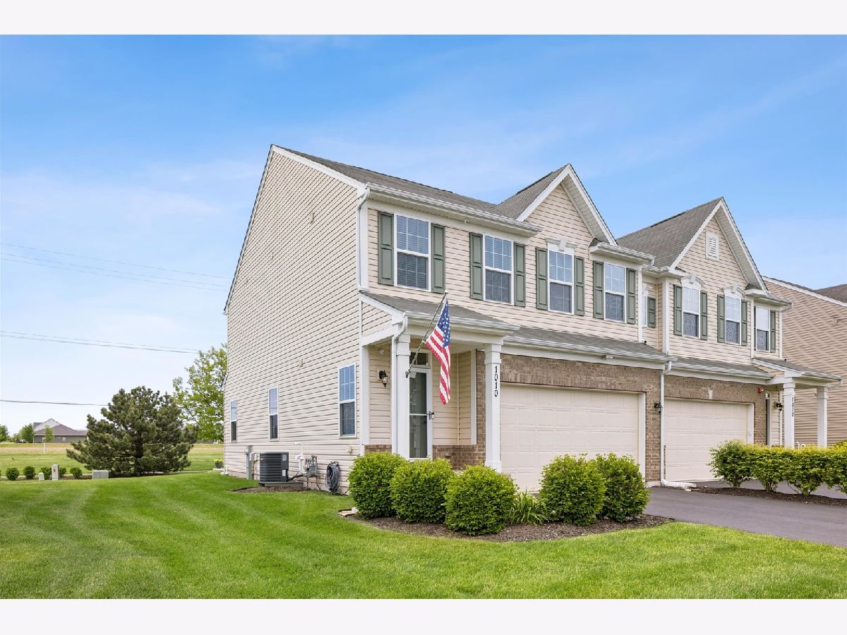  For Sale Elburn Illinois, 1010 Sears Circle