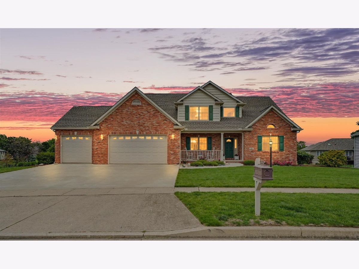  For Sale Mahomet Illinois, 1402 Alydar Drive