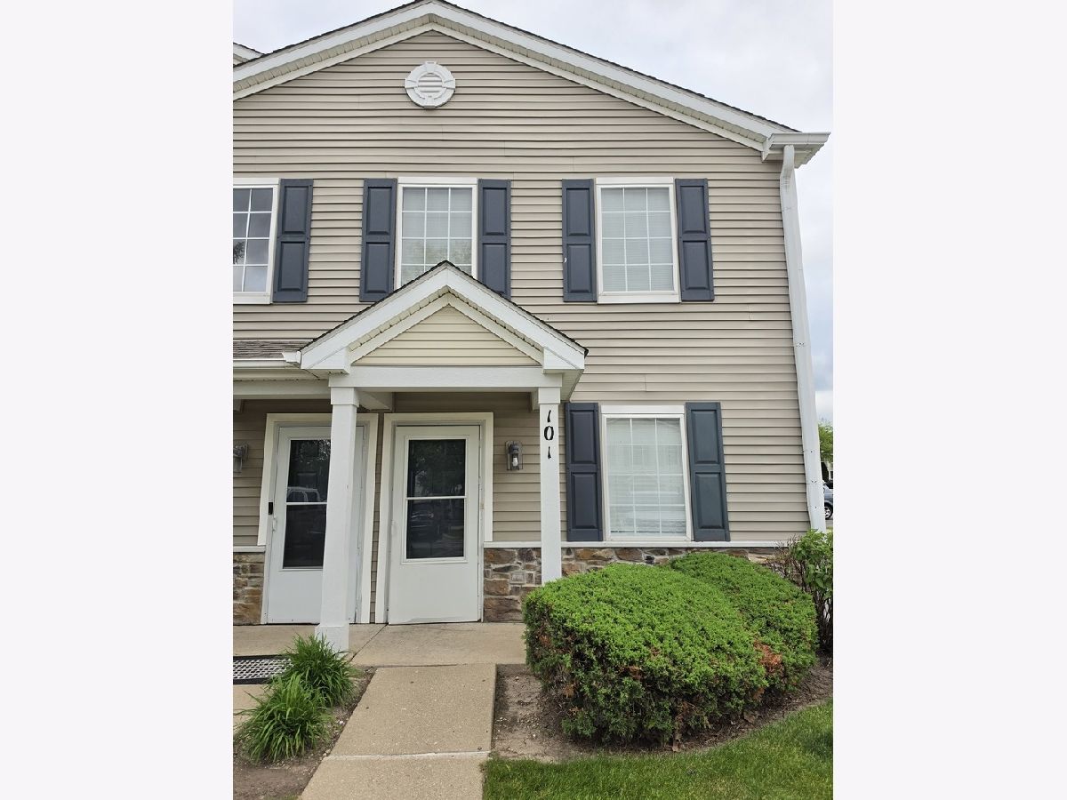  For Rent Carpentersville Illinois, 101 Silverstone