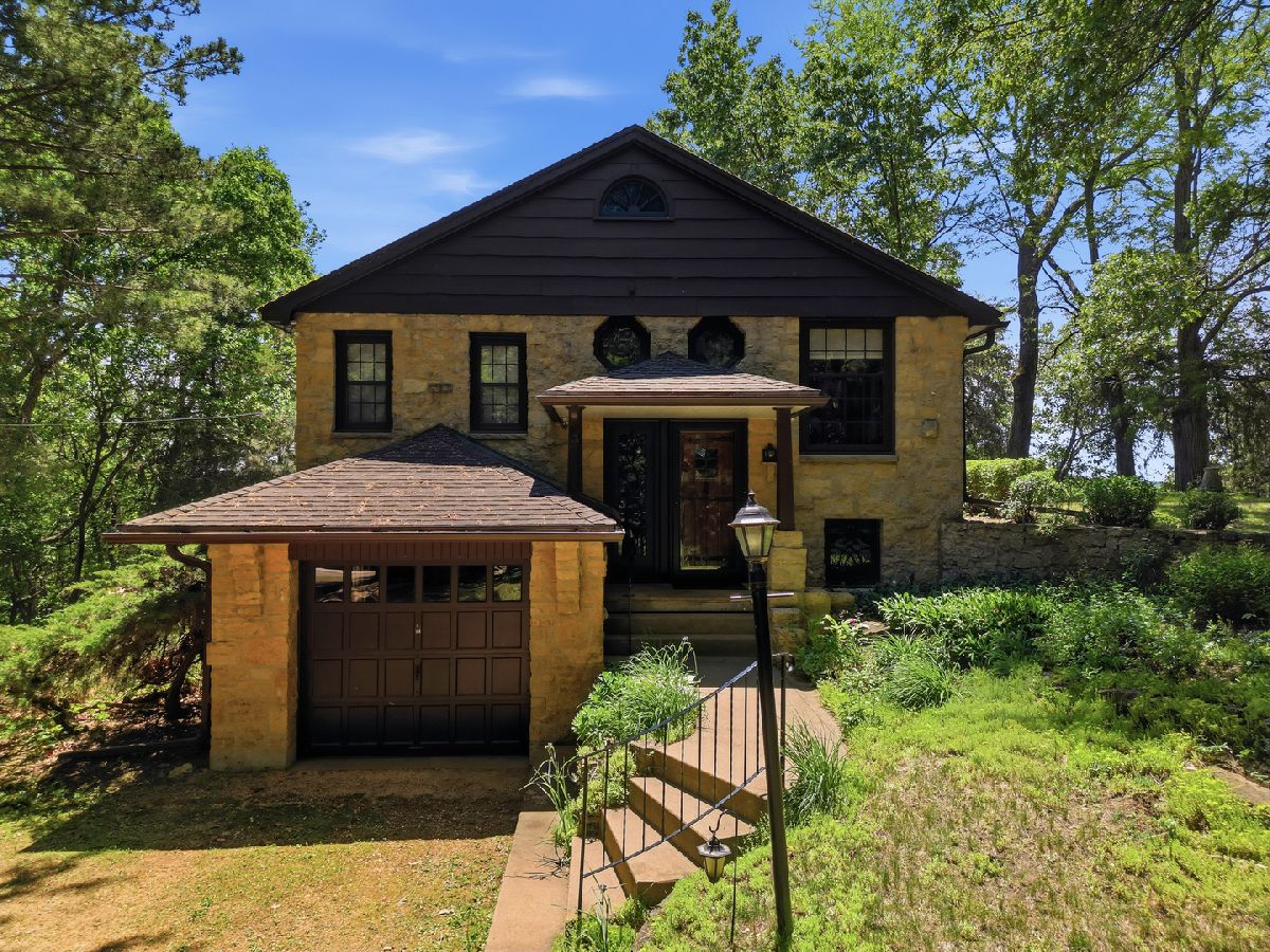  For Sale Dixon Illinois, 4212 Wisconsin Street