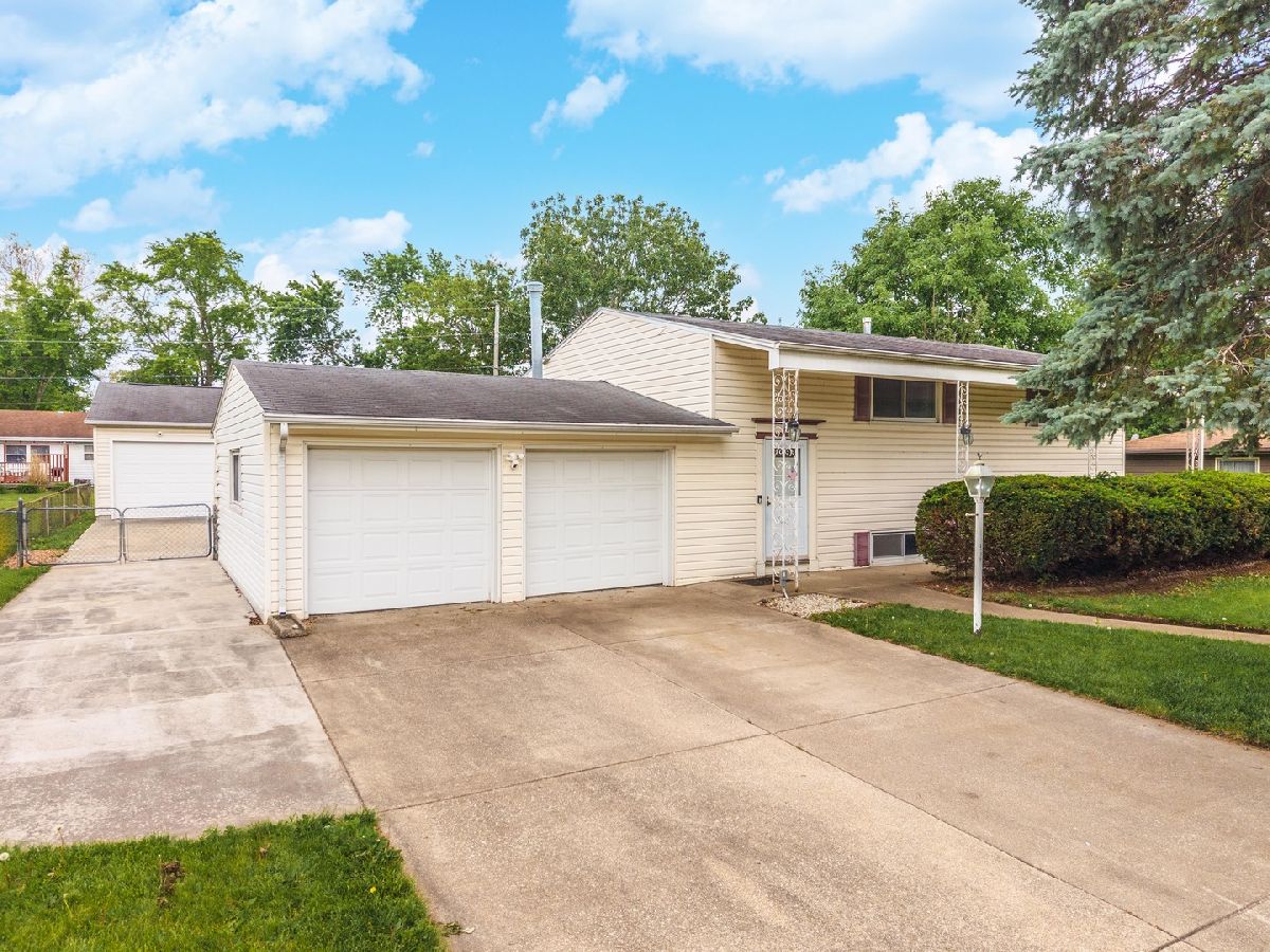  For Sale Pontiac Illinois, 18 Oakwood Drive