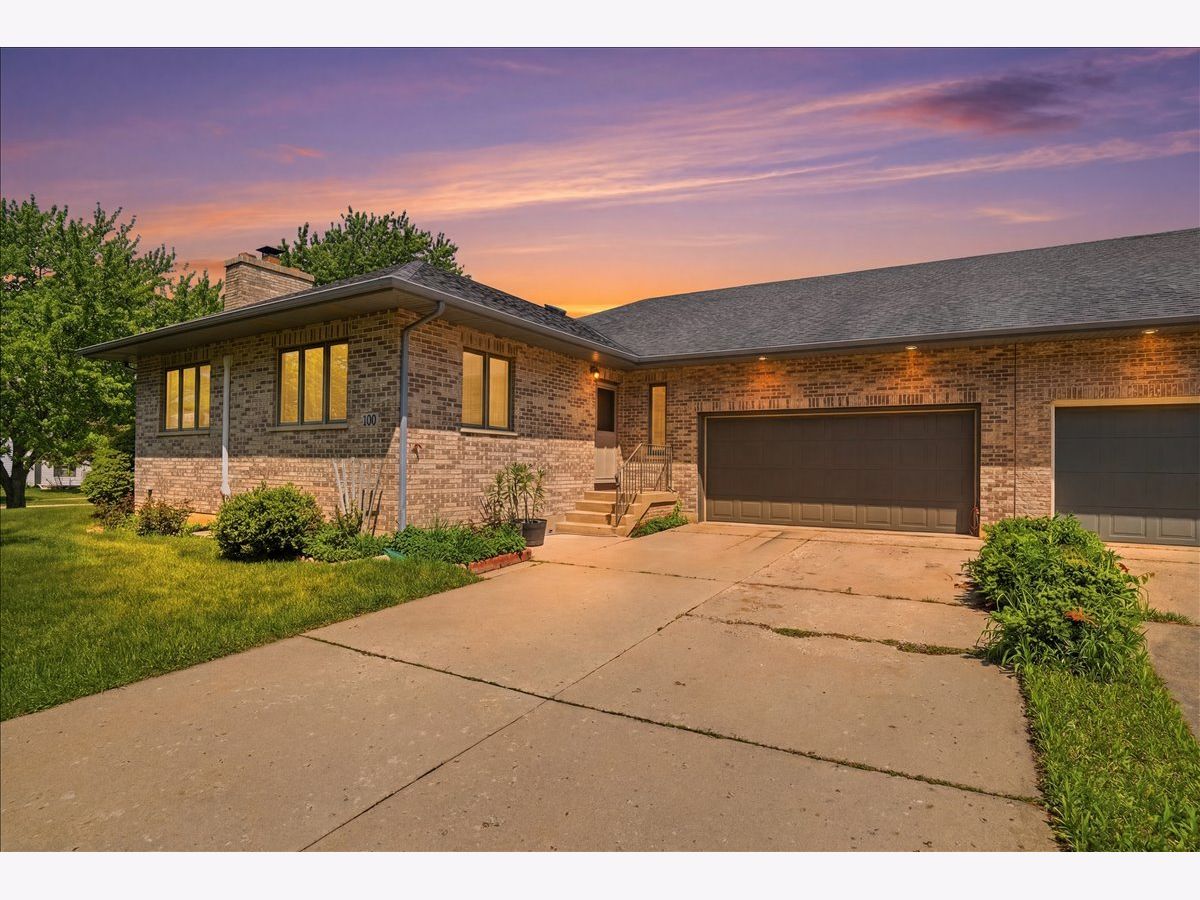  For Sale Hampshire Illinois, 300 Old Mill Lane