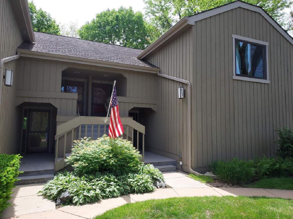  For Sale Lake Barrington Illinois, 347-D Hickory Lane