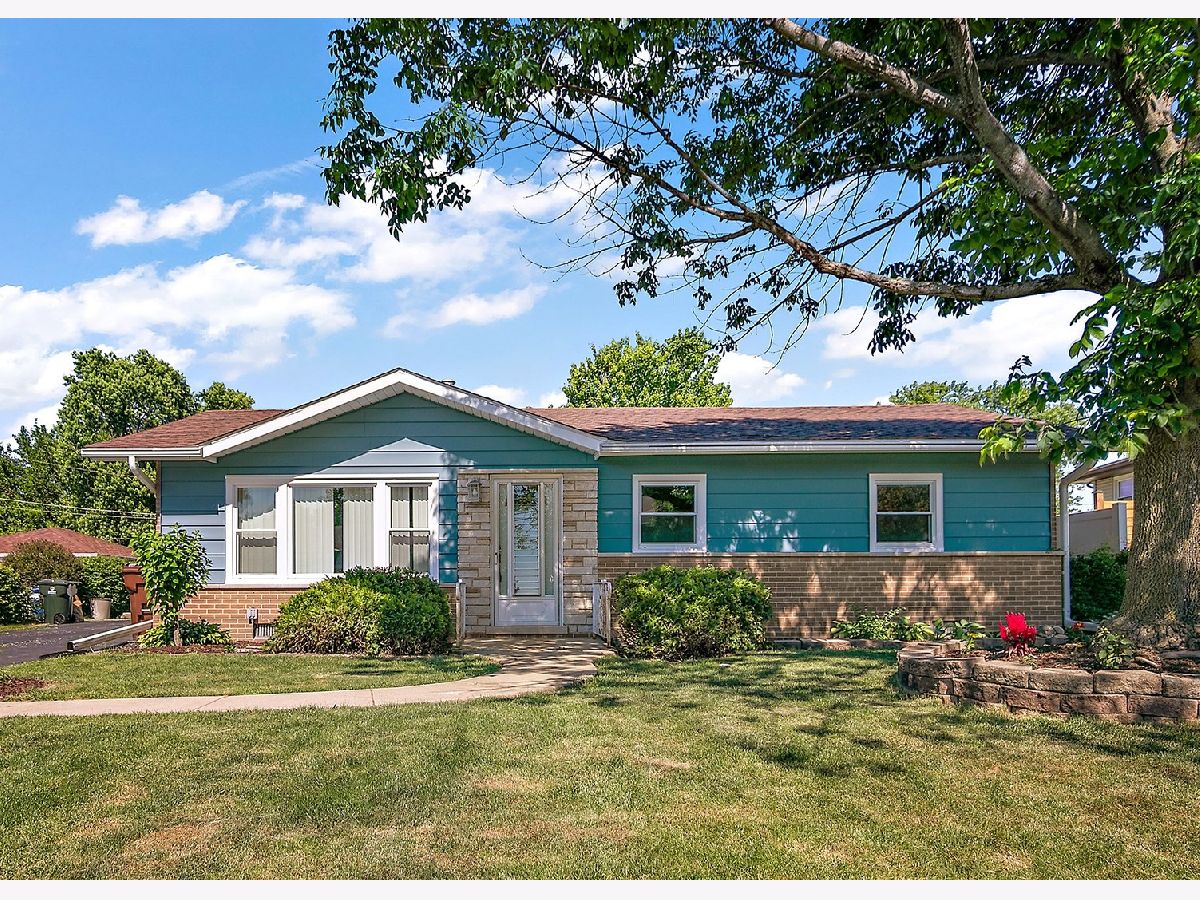  For Sale Oak Forest Illinois, 16045 Debra Drive