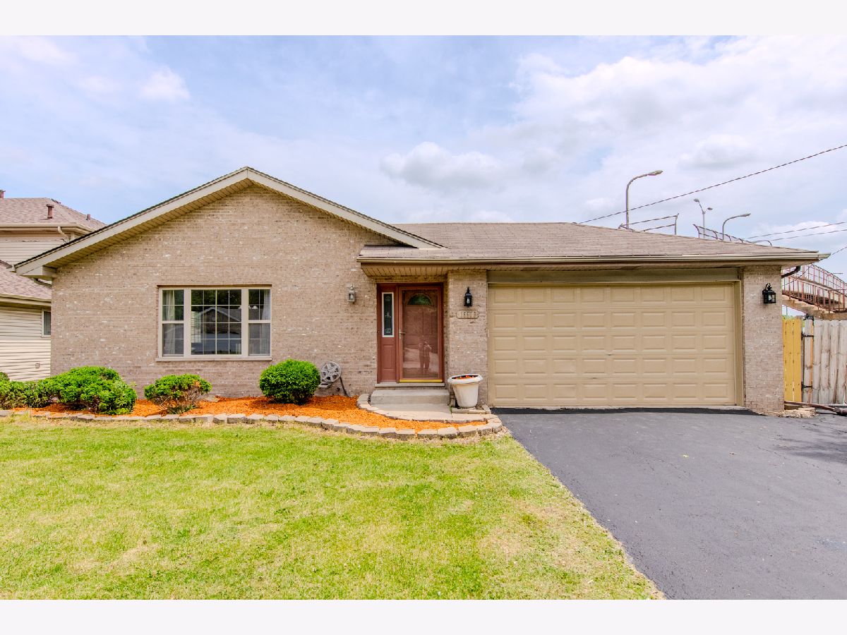  For Sale Markham Illinois, 15609 Clifton Park Avenue
