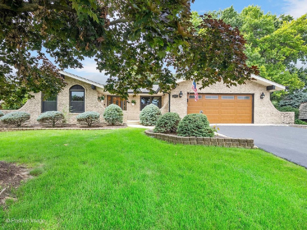  For Sale Willowbrook Illinois, 10s240 Hampshire Lane