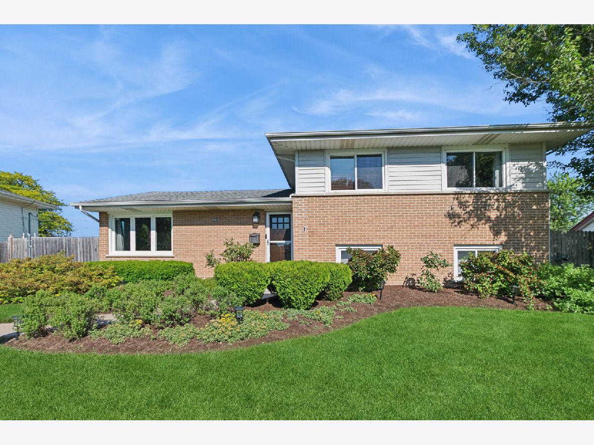 Homes For Sale Tinley Heights Tinley Park Illinois, 16743 Odell Avenue