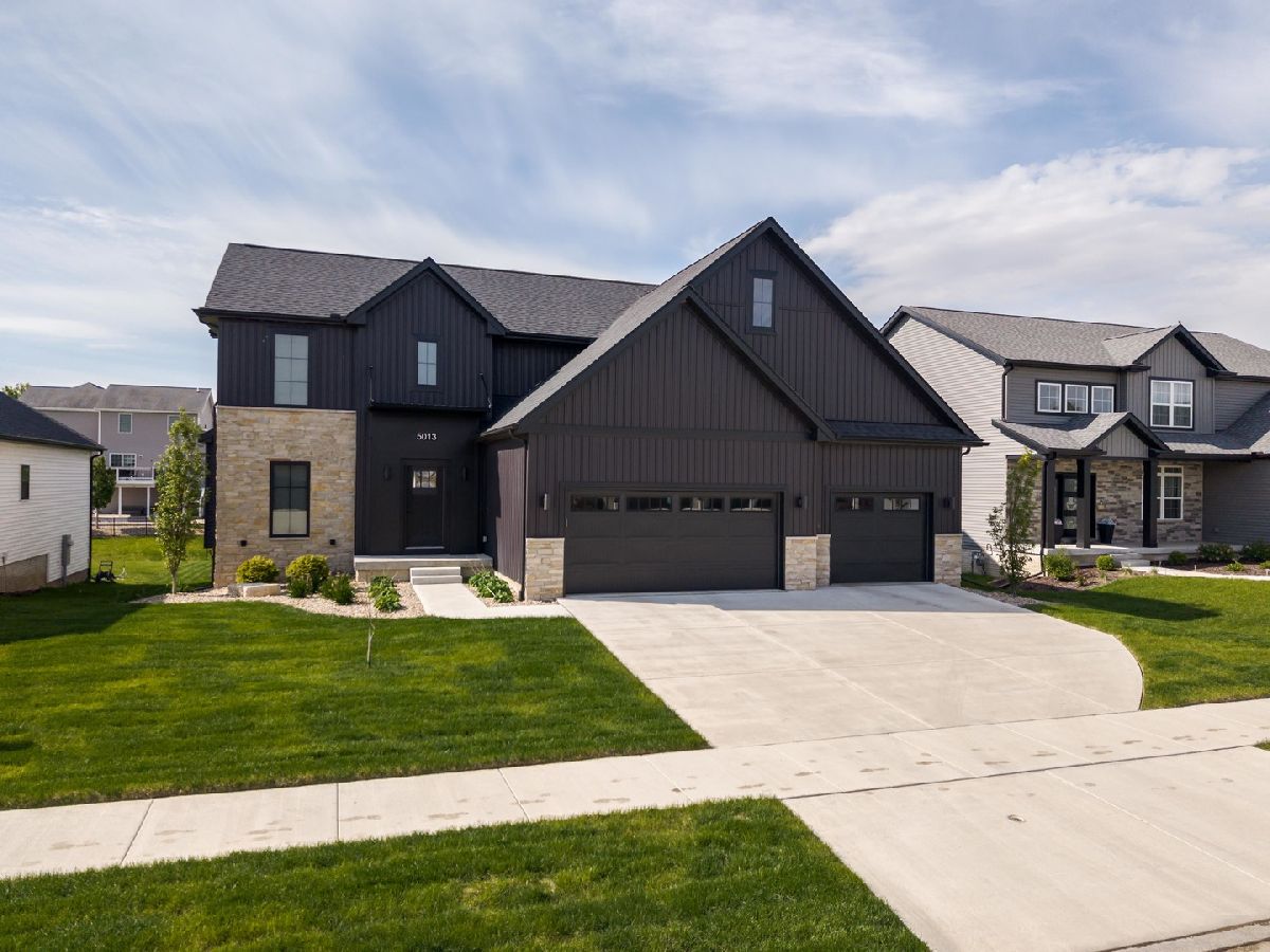 Homes & Condos & Townhomes For Sale Grove On Kickapoo Creek Bloomington Illinois, 5013 Finlen Lane