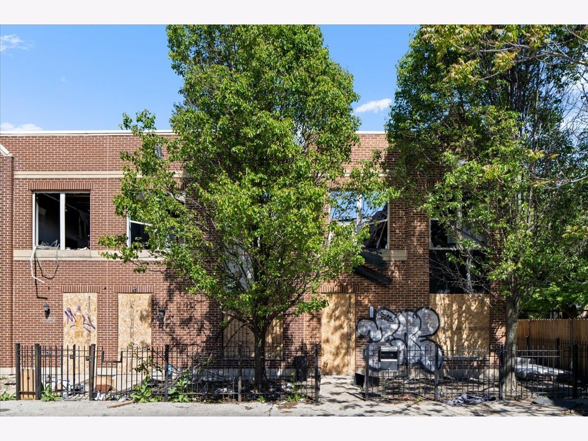  For Sale Chicago Illinois, 3149 Lexington Street