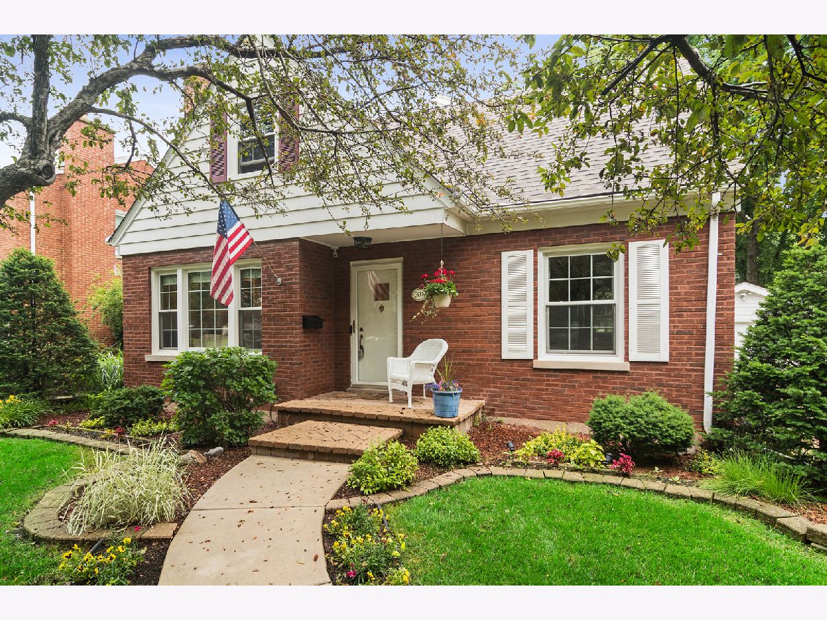 Homes For Sale Recreation Park Arlington Heights Illinois, 501 Douglas Avenue
