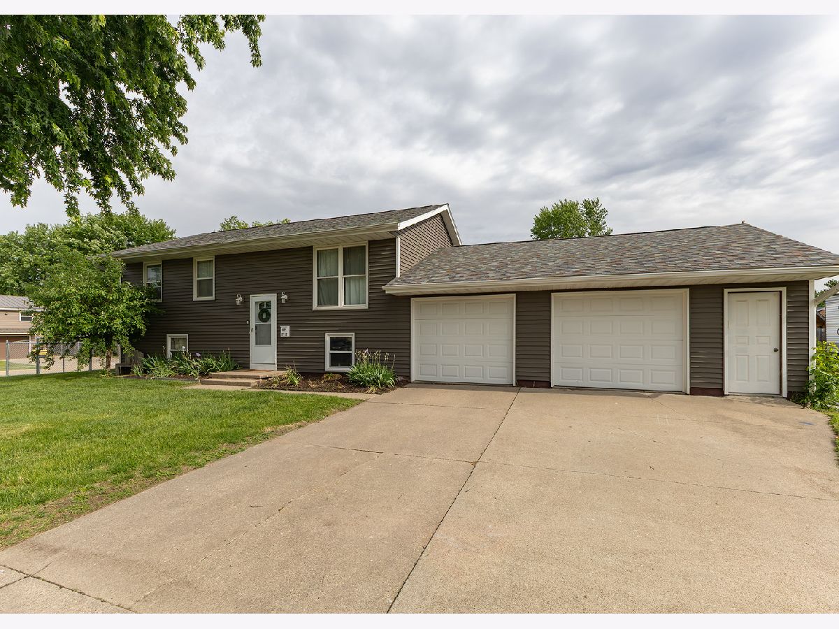  Sold Camanche Iowa, 1712 Middle