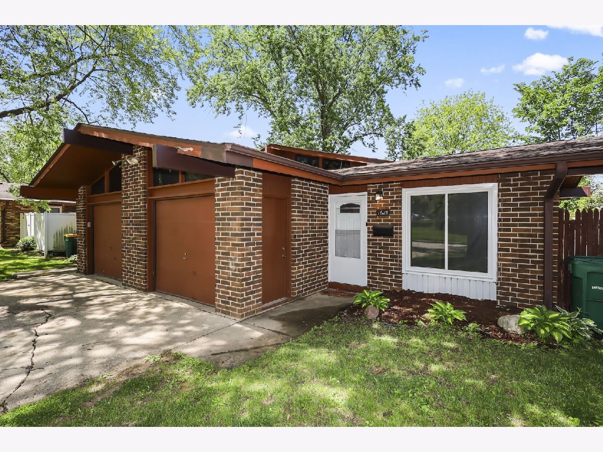  For Sale Lockport Illinois, 1613 Mary Ann Lane