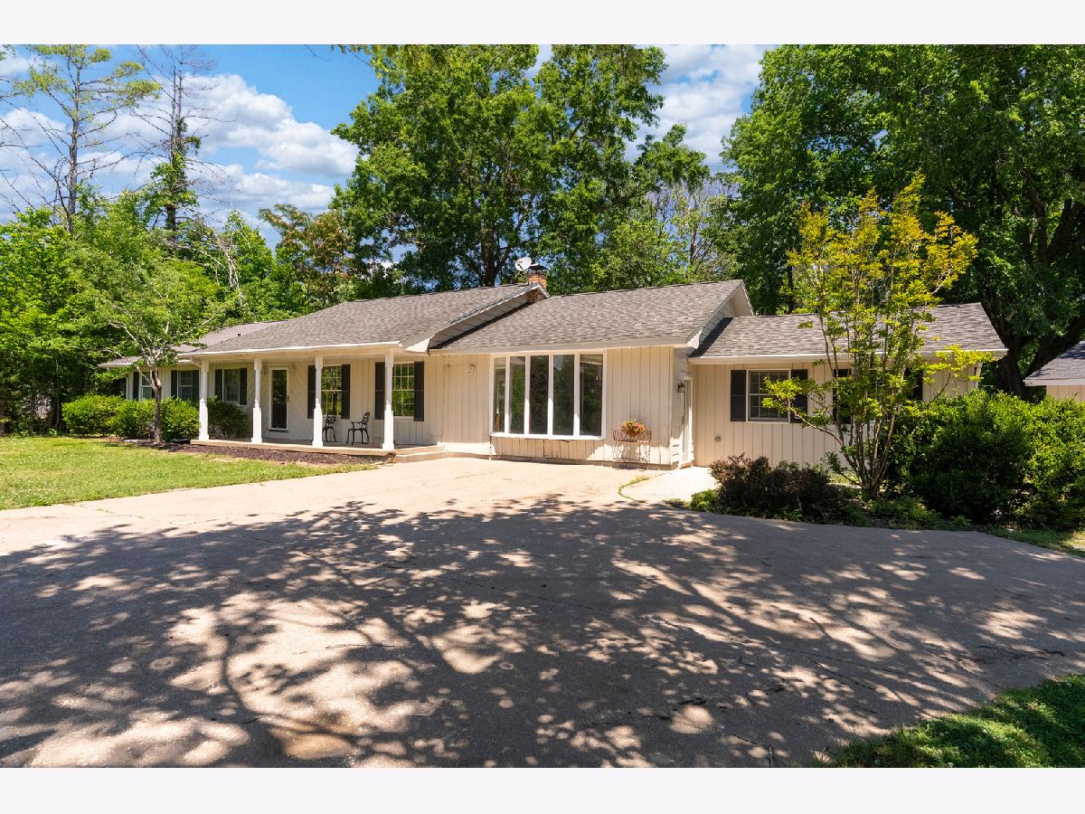  For Sale Carbondale Illinois, 137 Peachtree Lane