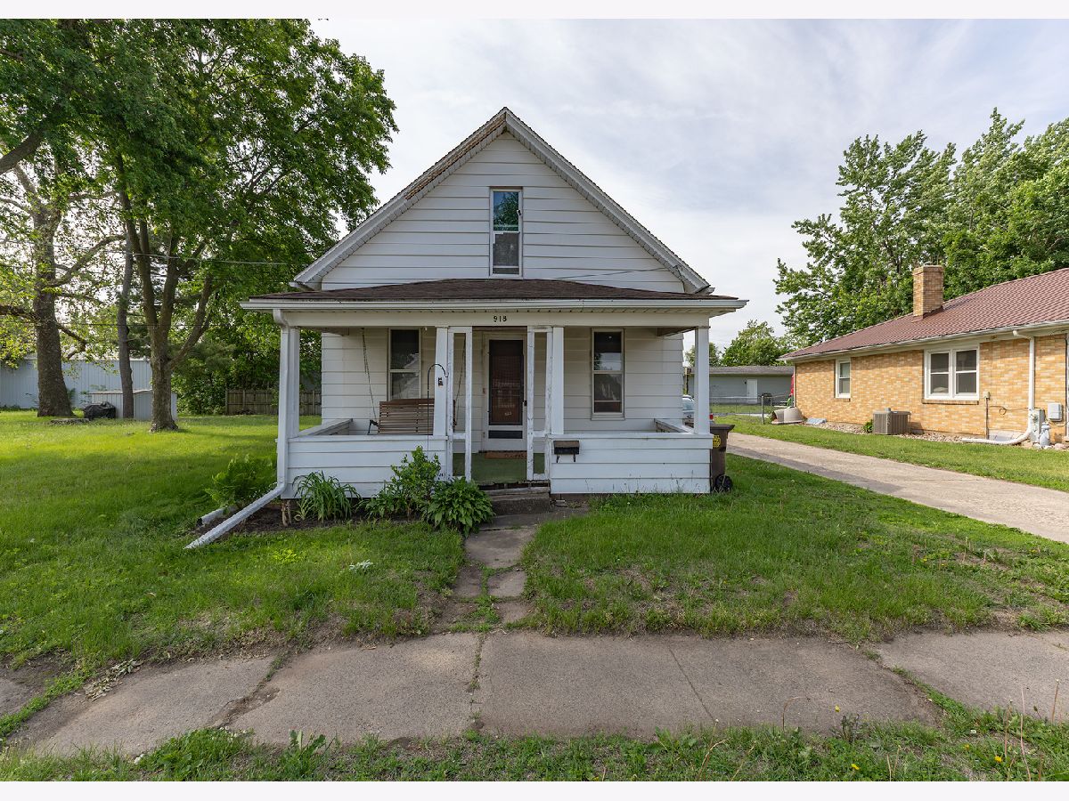  For Sale Fulton Illinois, 918 16th Avenue