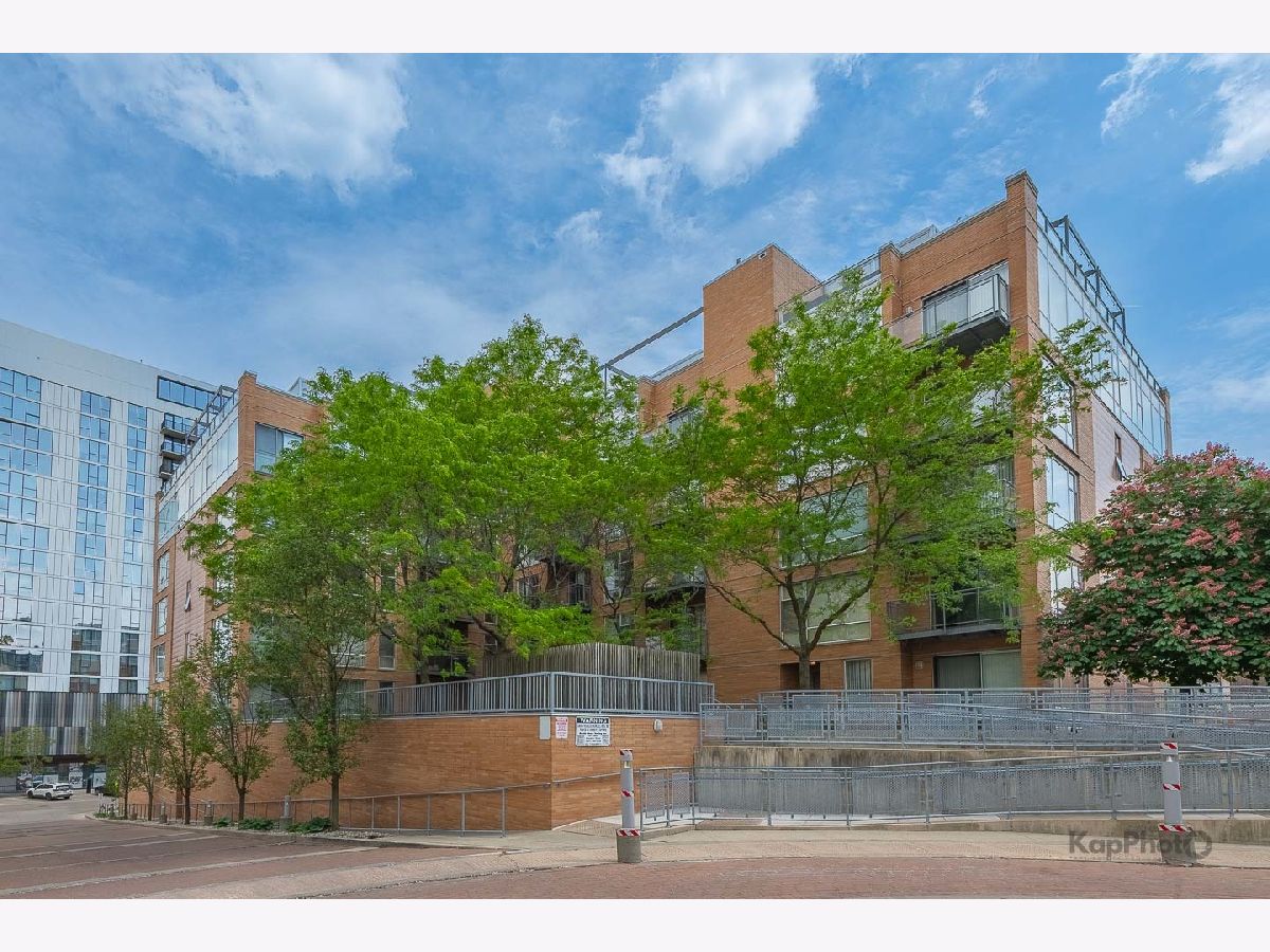 Condominiums For Rent Sienna Evanston Illinois, 1720 Oak