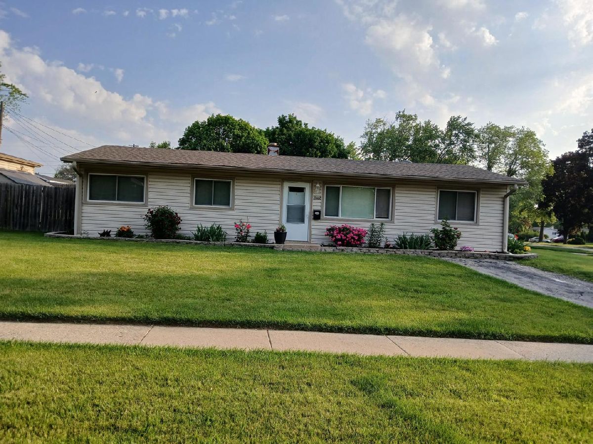  For Sale Gurnee Illinois, 18468 Meadow Lane