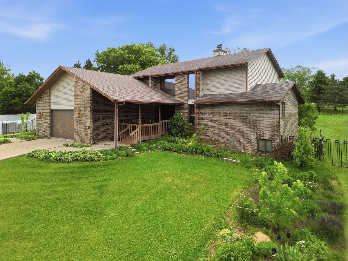  For Sale Oregon Illinois, 3261 Silver Ridge Drive