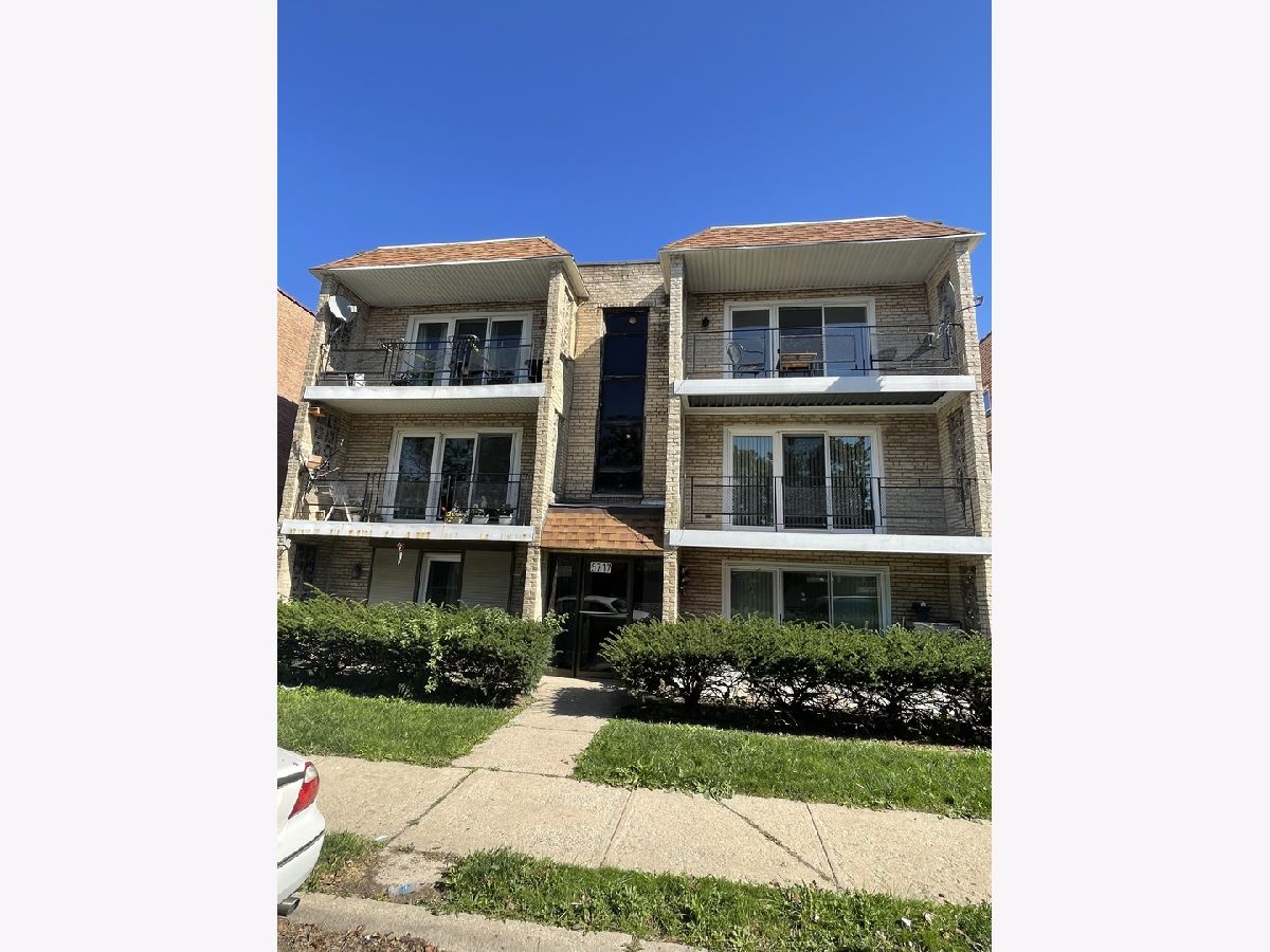  Rented Chicago Illinois, 5717 Kenton