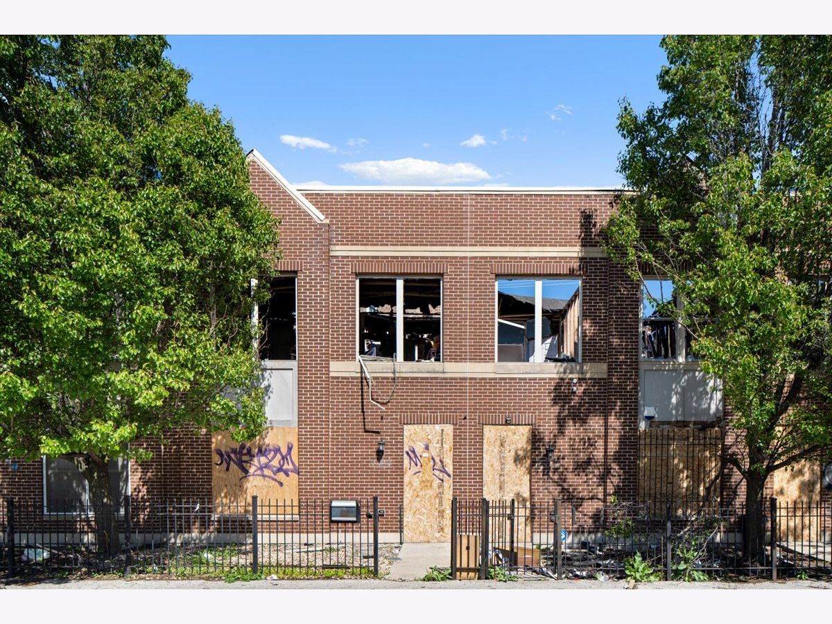  For Sale Chicago Illinois, 3149 Lexington Street