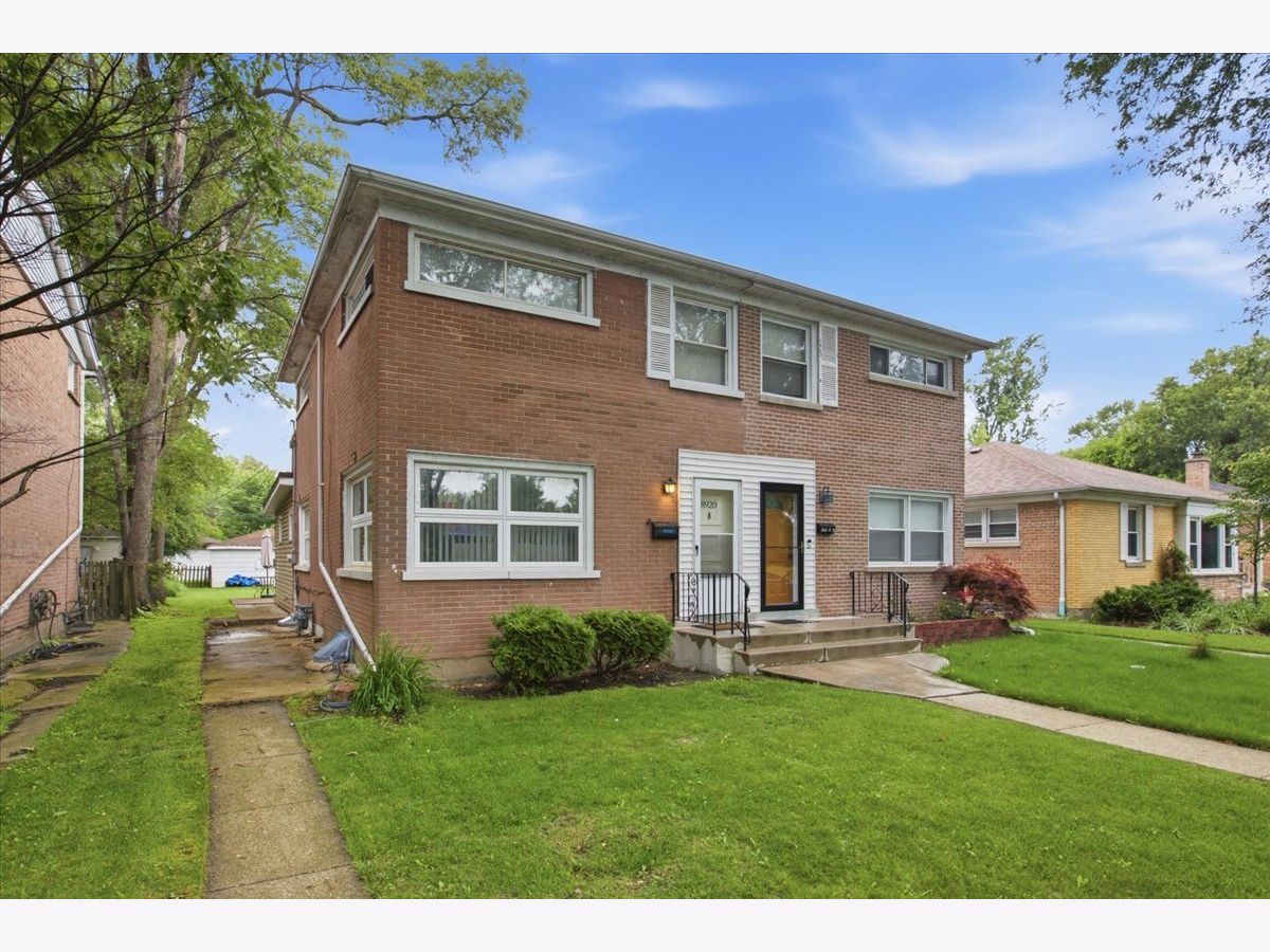  For Sale Evanston Illinois, 8920 Bennett Avenue