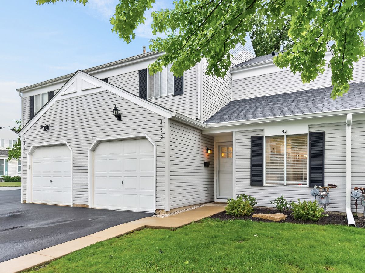  For Sale Carol Stream Illinois, 452 Minnesota Circle