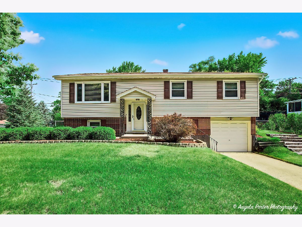  For Sale Fox River Grove Illinois, 2208 Algonquin Road