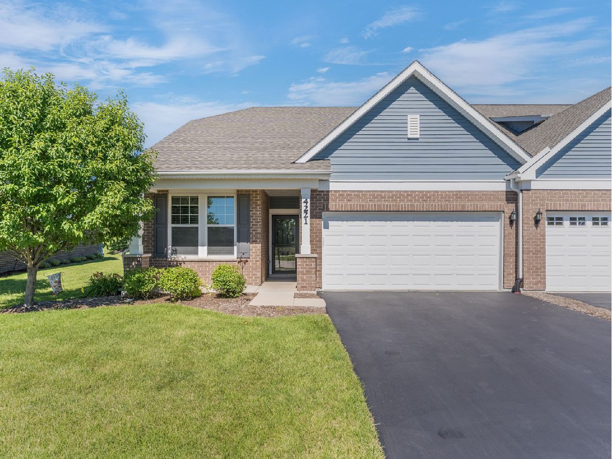 Homes & Condos & Townhomes For Sale Ashwood Crossing Naperville Illinois, 4221 Lobo Court