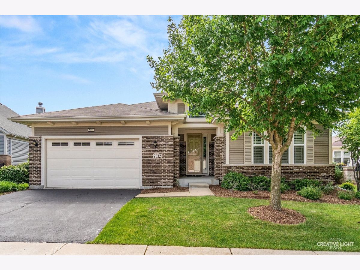  For Sale Naperville Illinois, 2832 Chevy Chase Lane