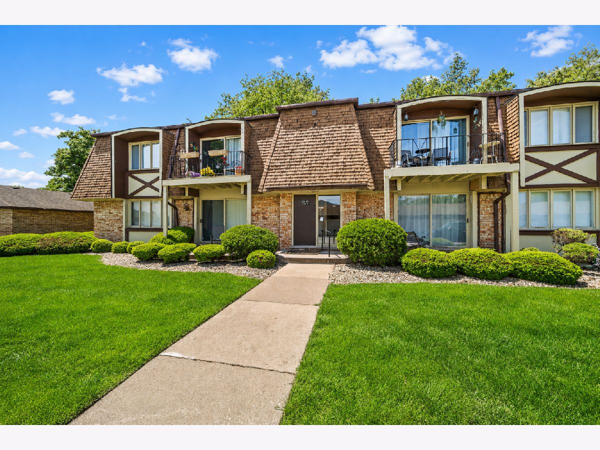  For Sale Crestwood Illinois, 12750 Carriage Lane