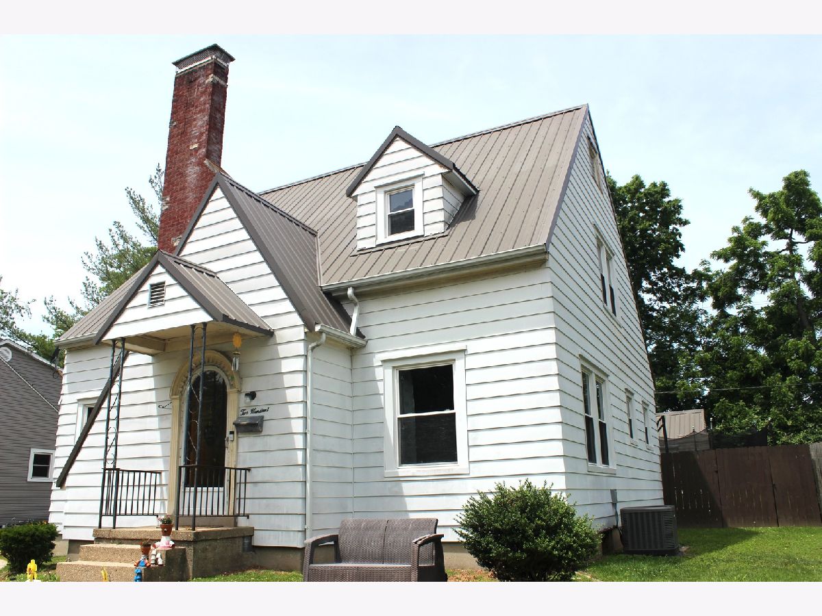  Sold Salem Illinois, 200 Bennett