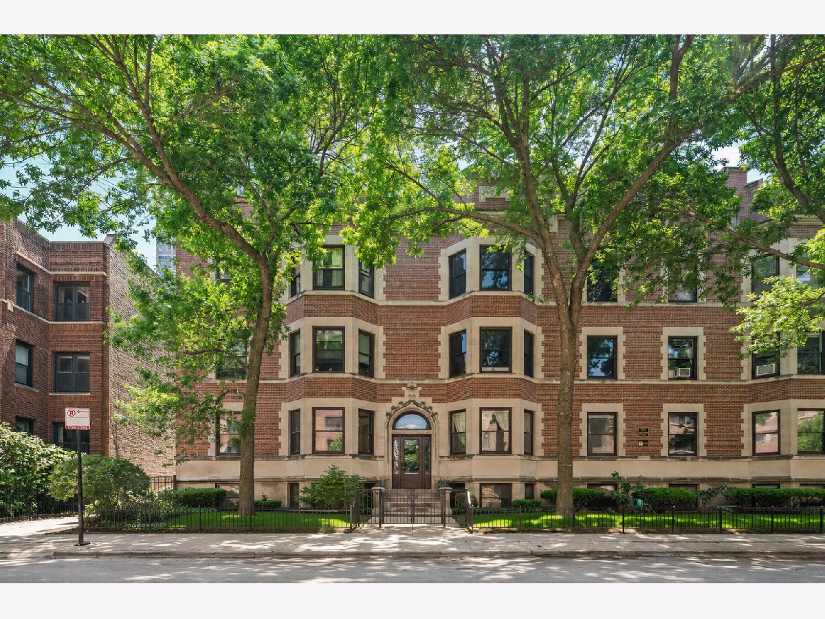  For Sale Chicago Illinois, 707 Bittersweet Place