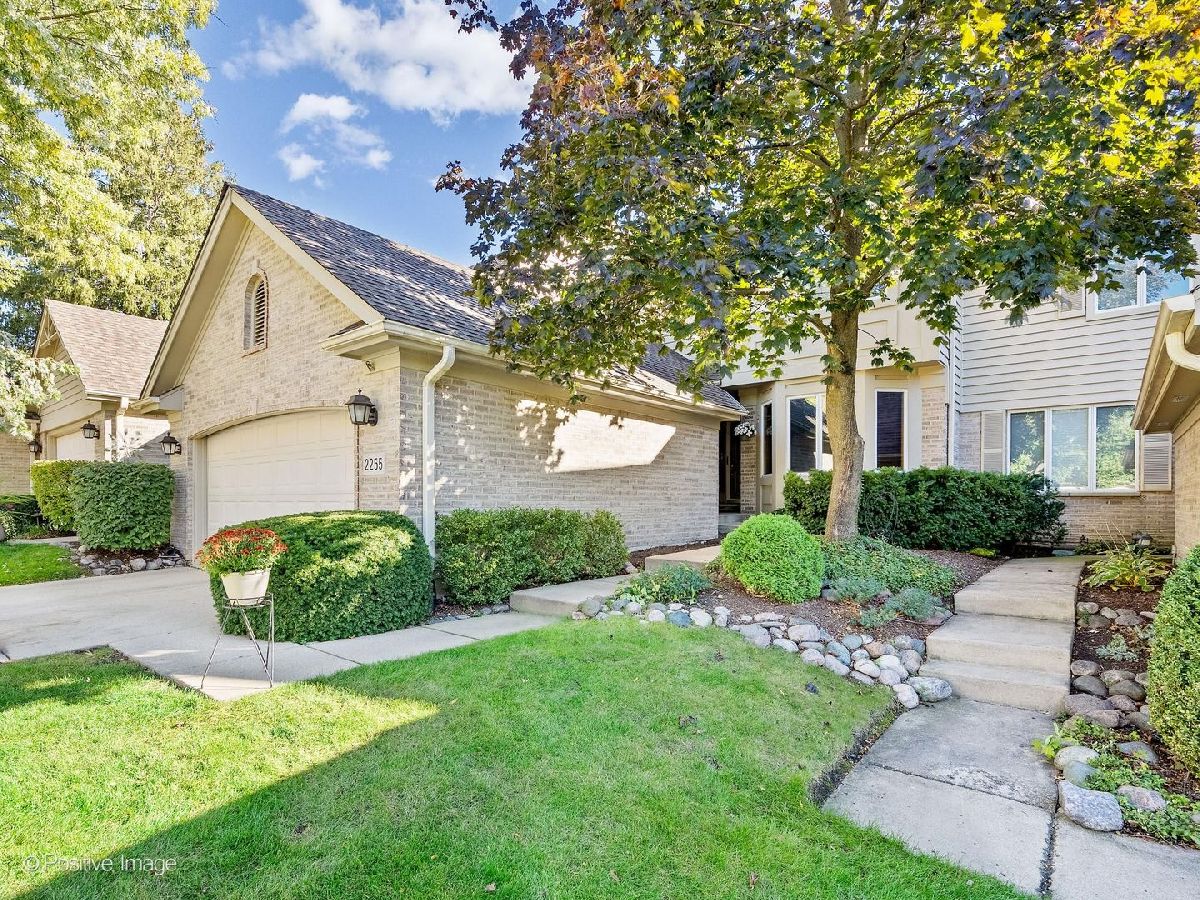  For Sale Downers Grove Illinois, 2255 Durand Drive