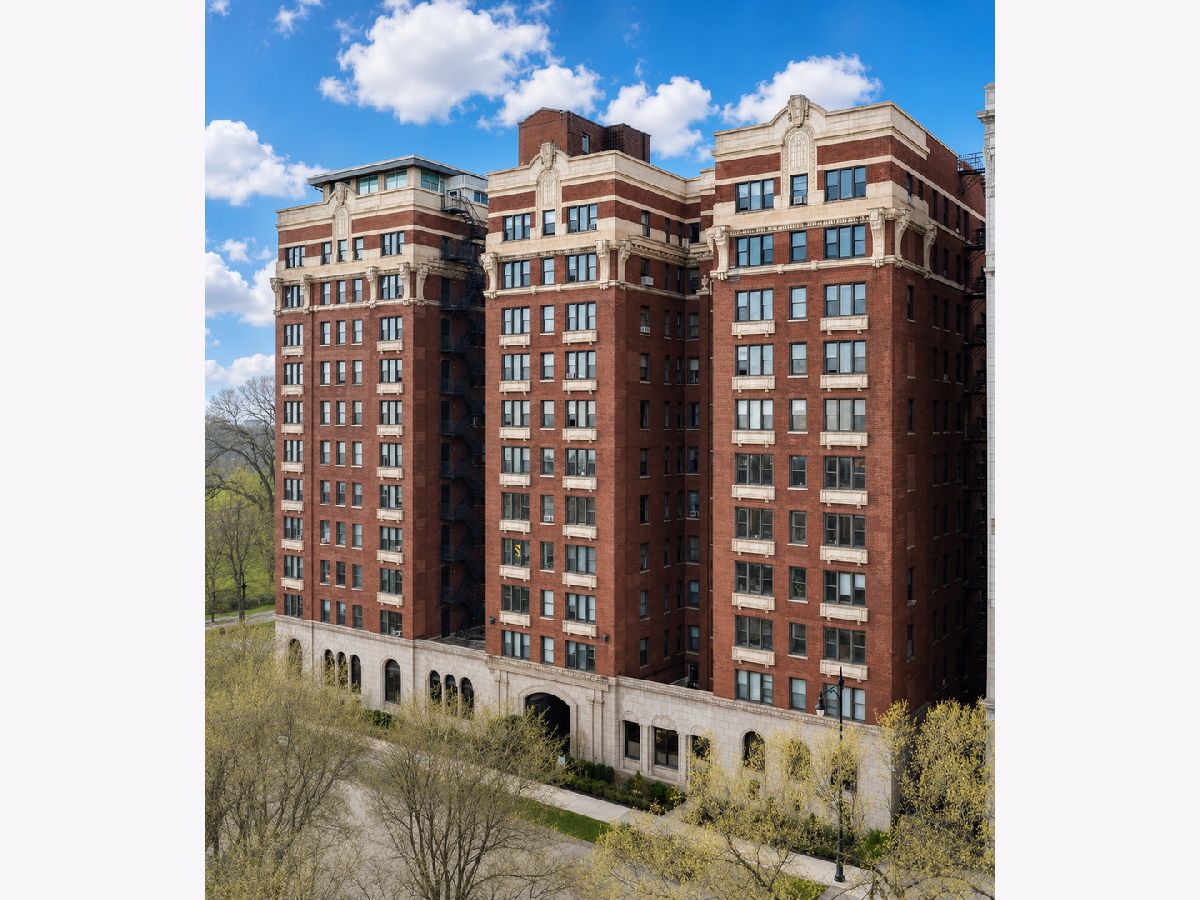 Condominiums For Rent Hampton House Chicago Illinois, 5300 Shore
