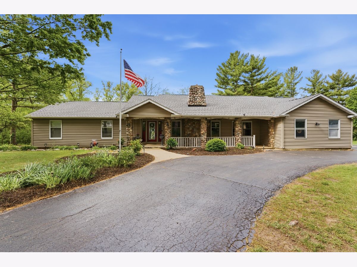 Homes For Sale Westwood Lakes Estates Woodstock Illinois, 14103 Westwood Trail