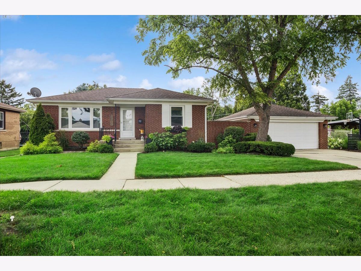  For Sale Westchester Illinois, 1300 Evers Avenue